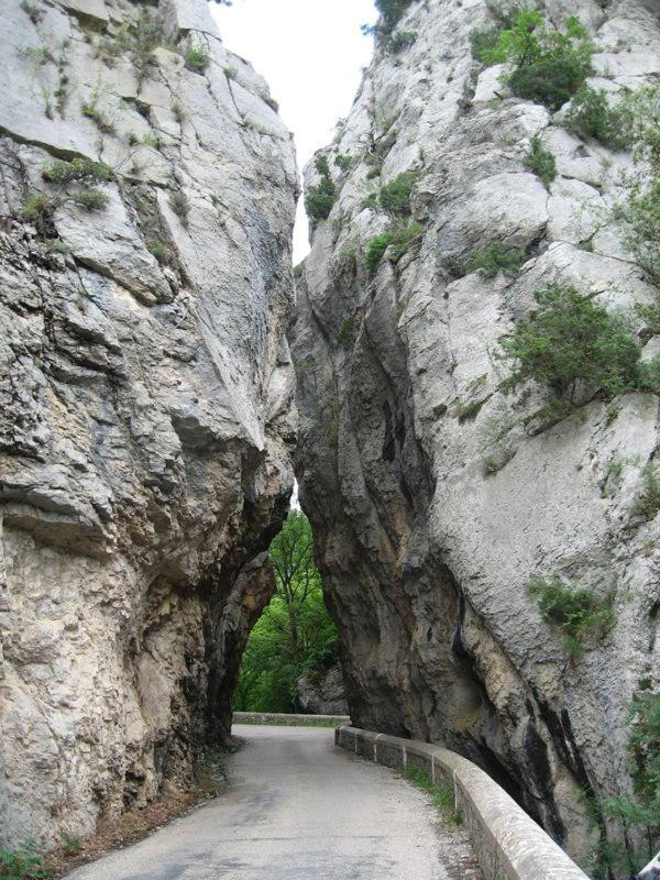 Chambre Une Fenetre Sur Le Ventoux La Clue Plaisians 外观 照片