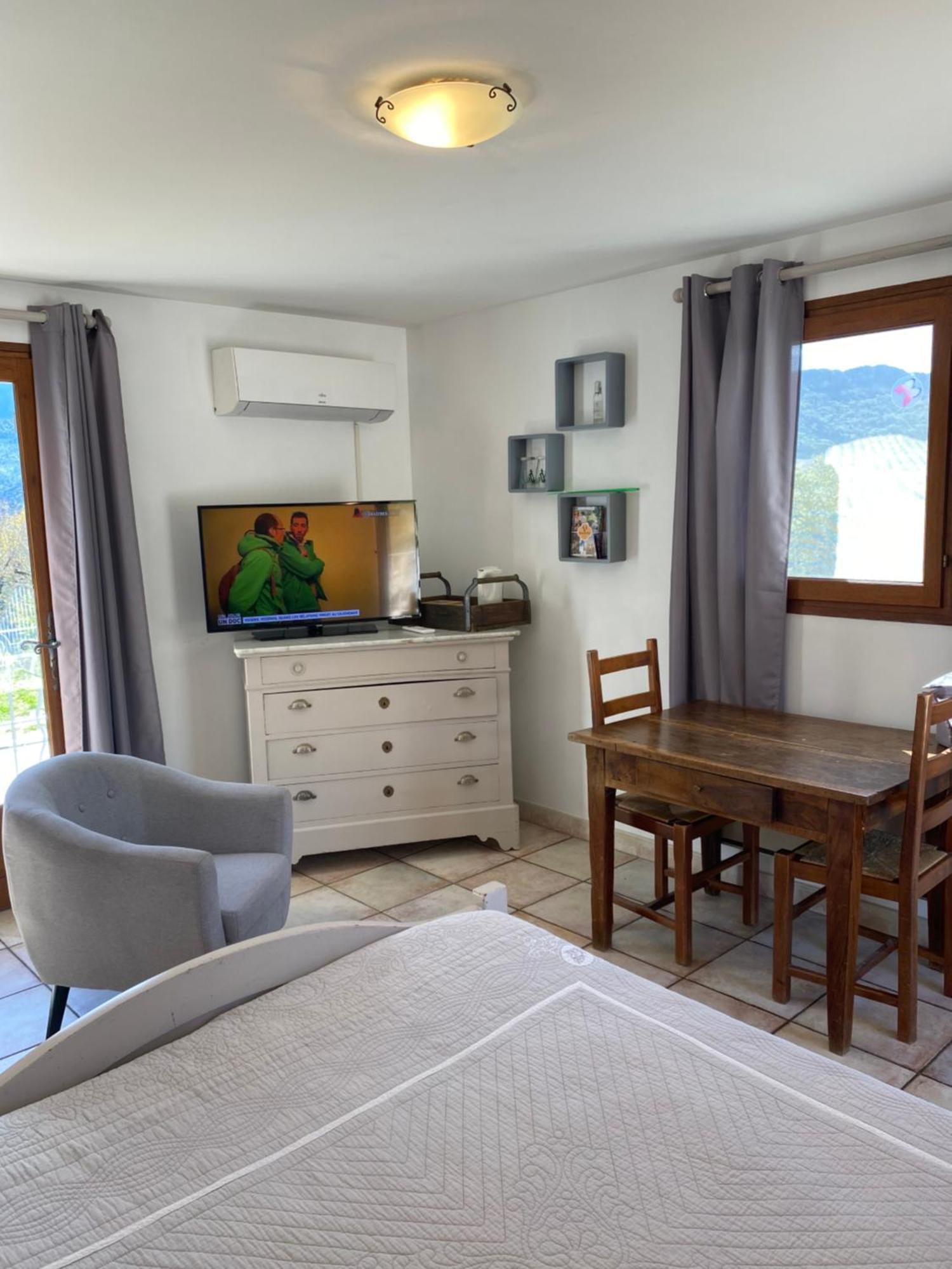 Chambre Une Fenetre Sur Le Ventoux La Clue Plaisians 外观 照片